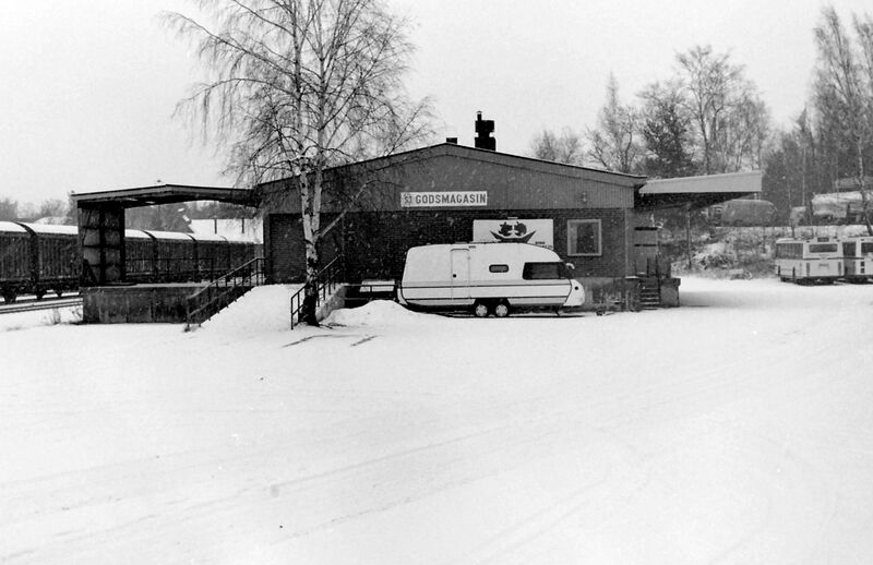Fil:Oskarshamn godsmagsin 1990.jpg