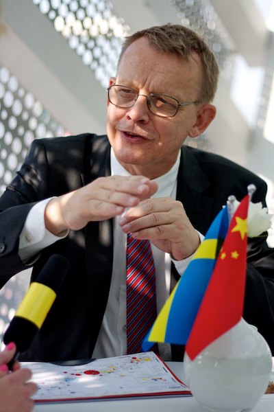 Fil:Hans Rosling Shanghai.jpg
