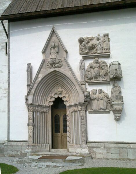 Fil:Staanga-kyrka-Gotland-portal1.jpg