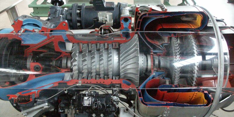 Fil:Turboprop T-53.jpg