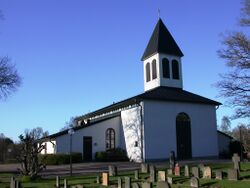 Halleberga kyrka Nybro 01.jpg