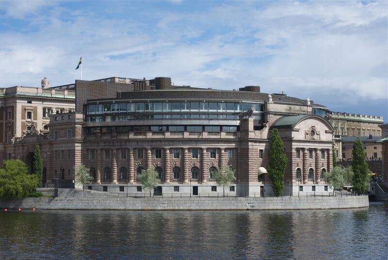 Fil:Riksdagen June 2011.jpg